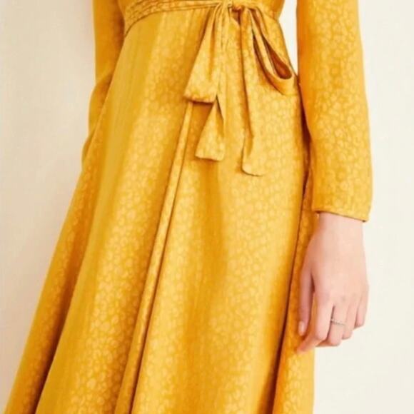 Ann Taylor Cheetah Jacquard Faux Wrap V-neck Light Lined Belted Dress, size 8P - Picture 3 of 16